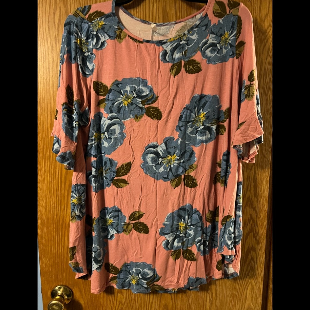 Peachy Floral Long Top